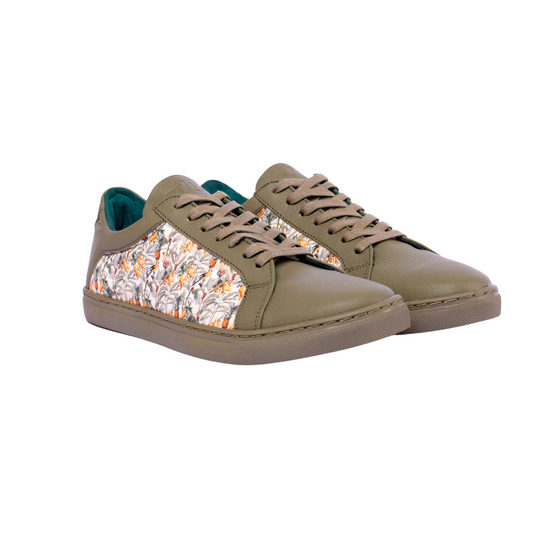 Contrast sneaker in Olive milled leather with canvas and royal sole
