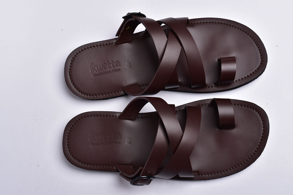 Smart buckle sandals for men in Brown smooth leather